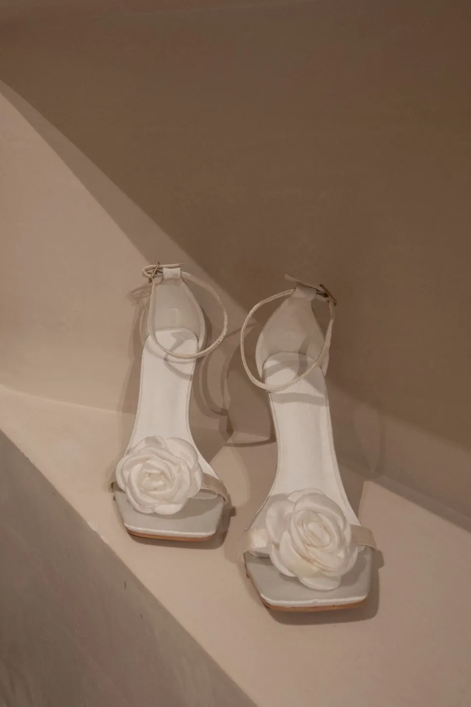 Women MESHKI Shoes<Lara